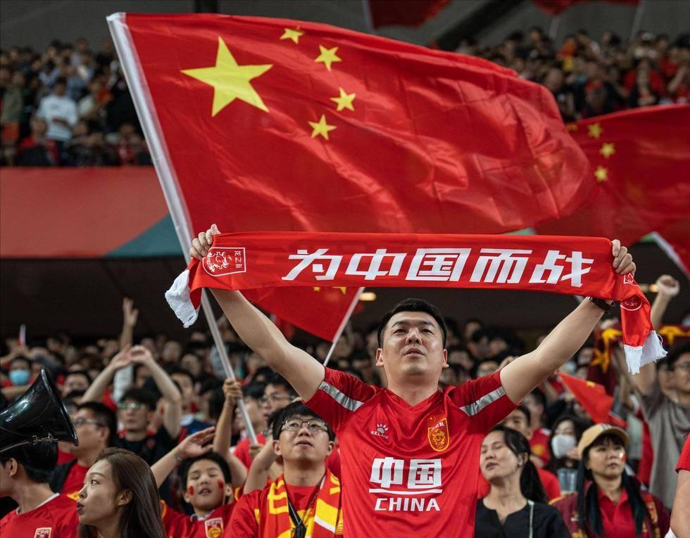 保罗被裁掉后，19年资深快船球迷愤怒脱粉，格里芬点赞