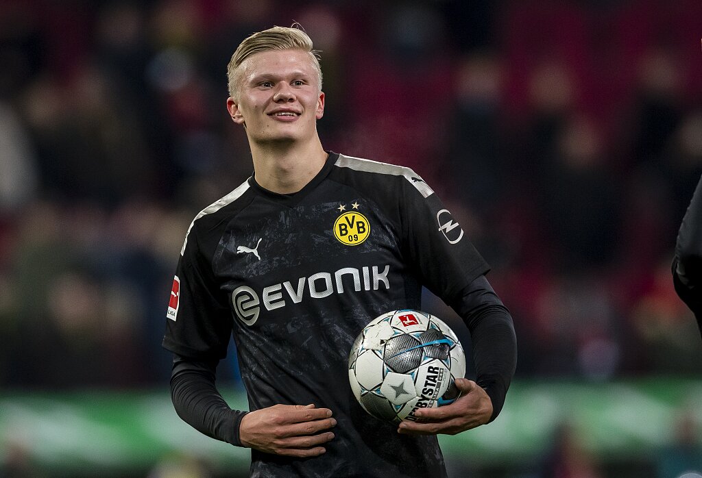 奥格斯堡vs勒沃库森：亚基奇、凯文-施洛特贝克首发，希克、霍夫曼出战