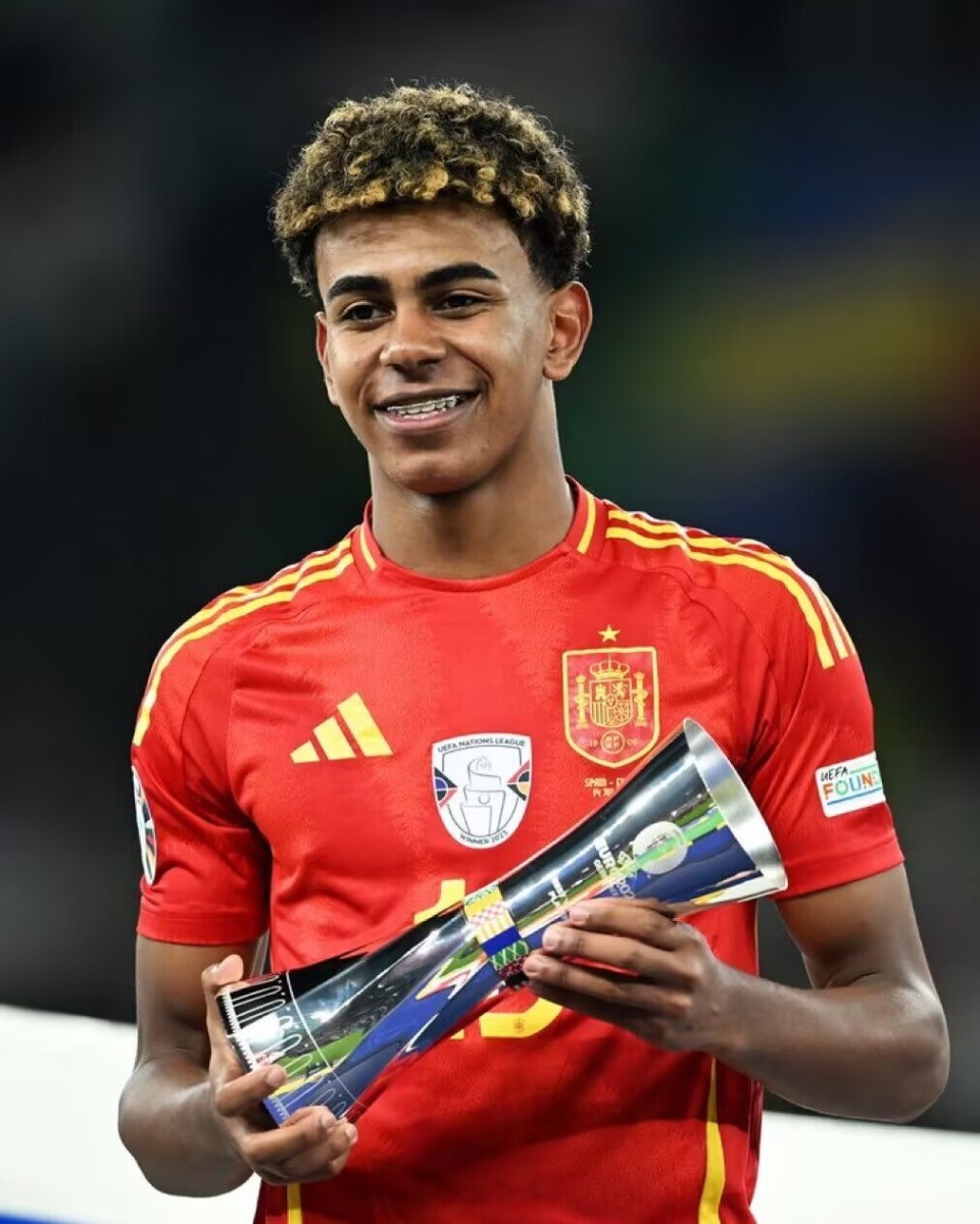 英媒：利物浦高层力挺斯洛特，称萨拉赫应有职业素养