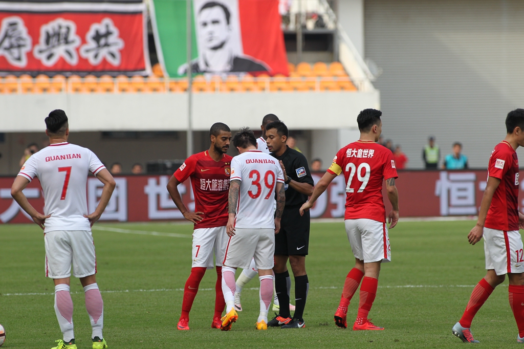 客战广岛三箭，申花后于汉超时代首战需全力争胜